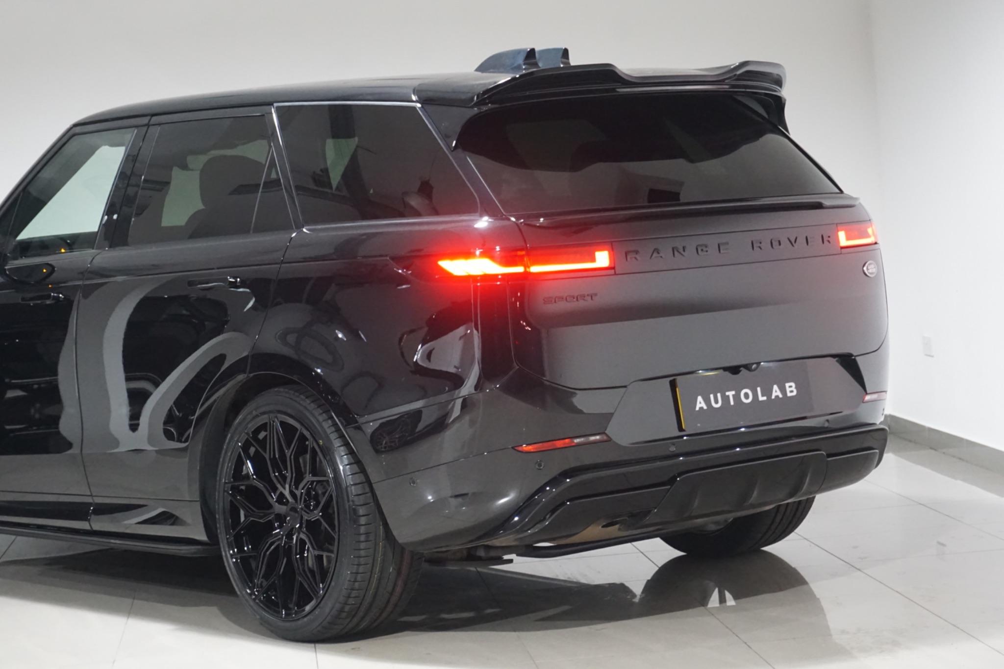Land Rover Range Rover Sport 3.0 D300 MHEV Dynamic SE Auto 4WD Euro 6 (s/s) 5dr